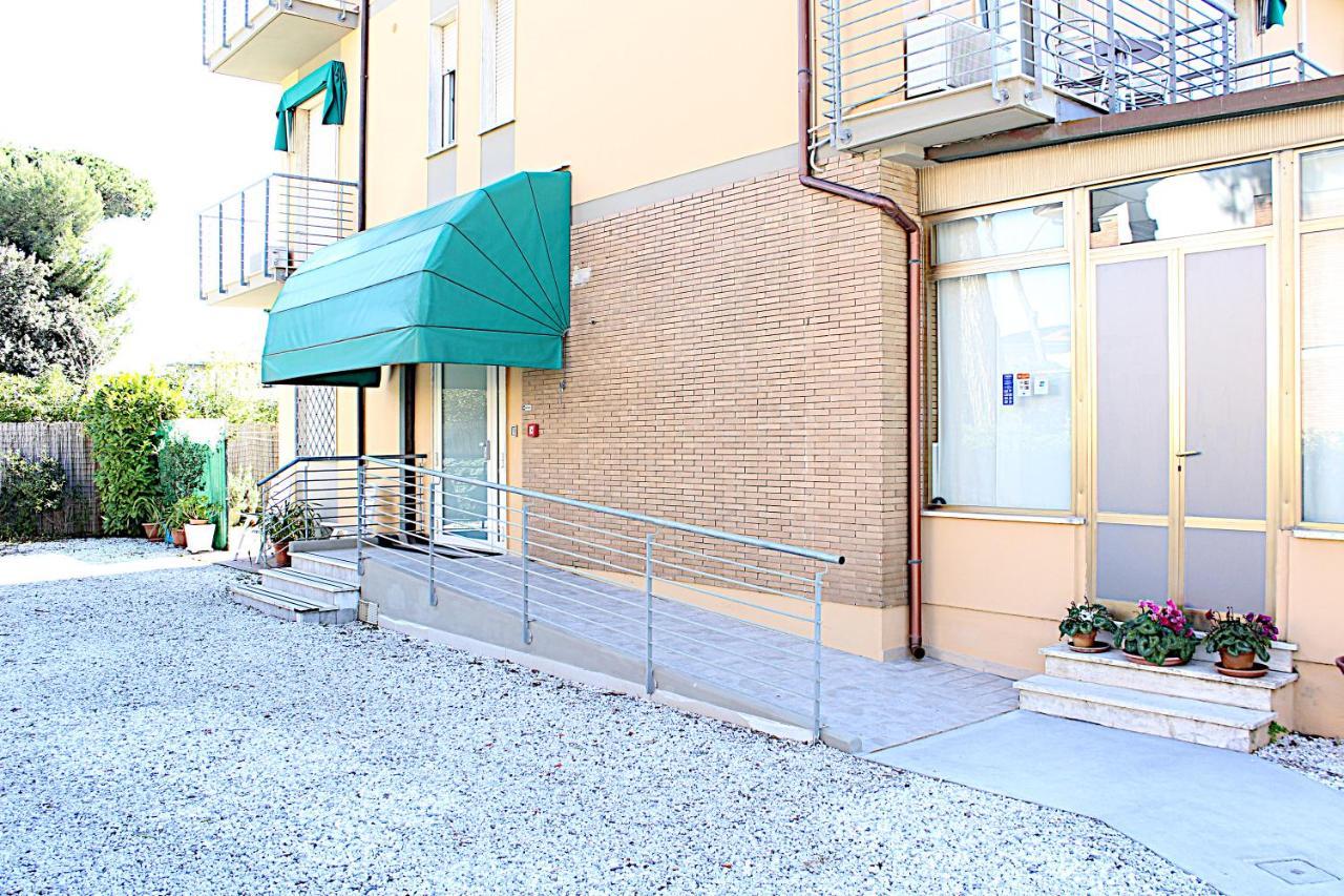 Hotel Luca Lido di Camaiore Exteriör bild