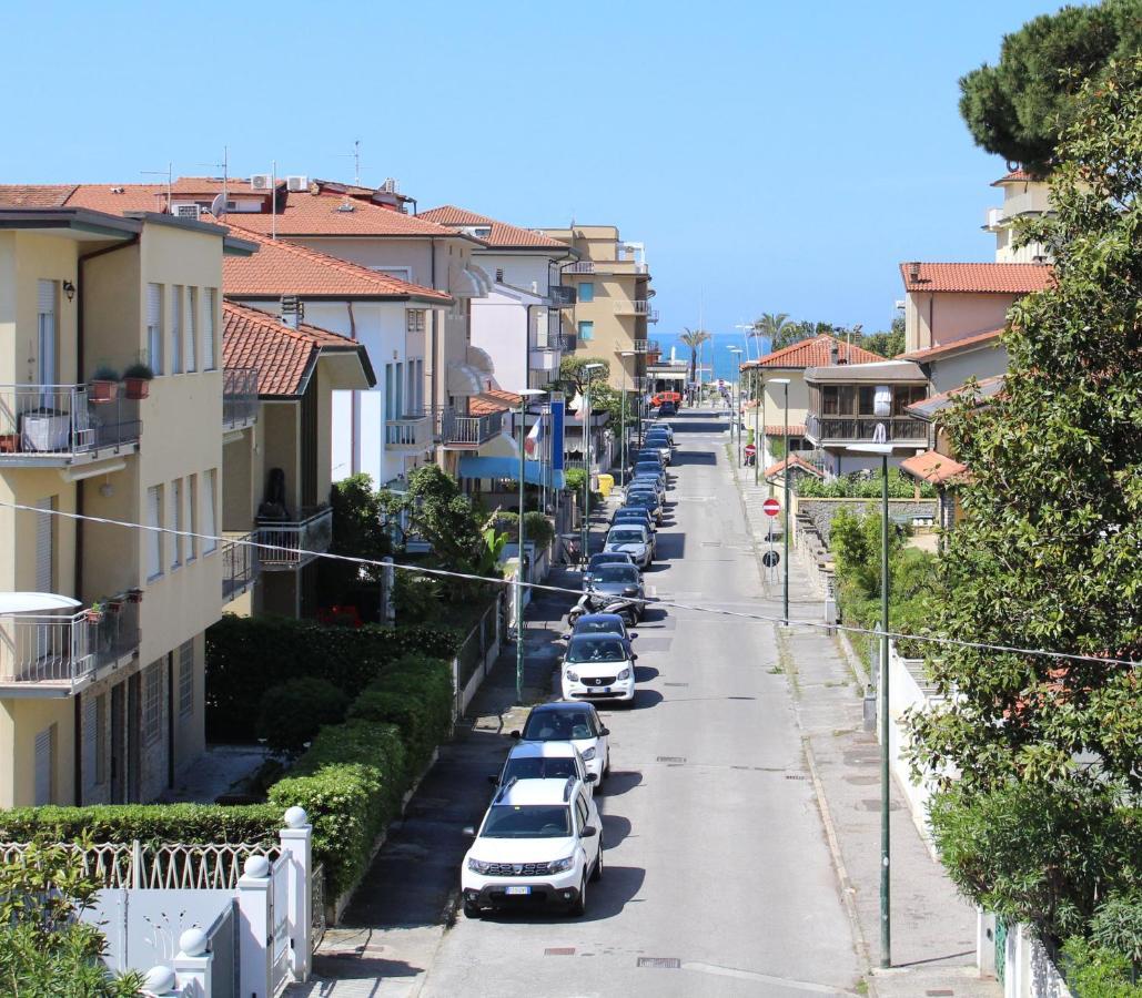 Hotel Luca Lido di Camaiore Exteriör bild