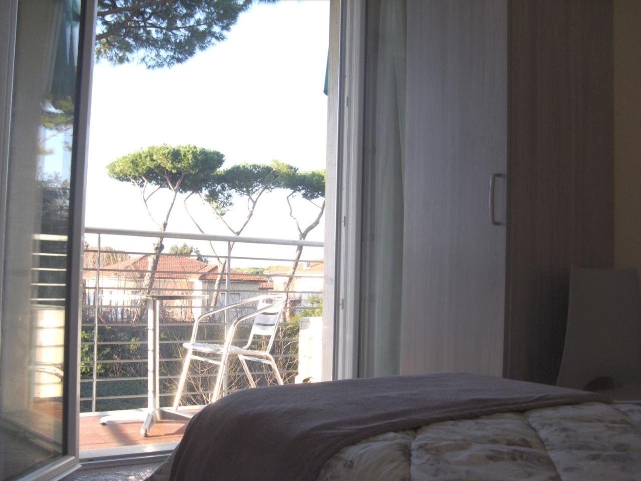Hotel Luca Lido di Camaiore Exteriör bild
