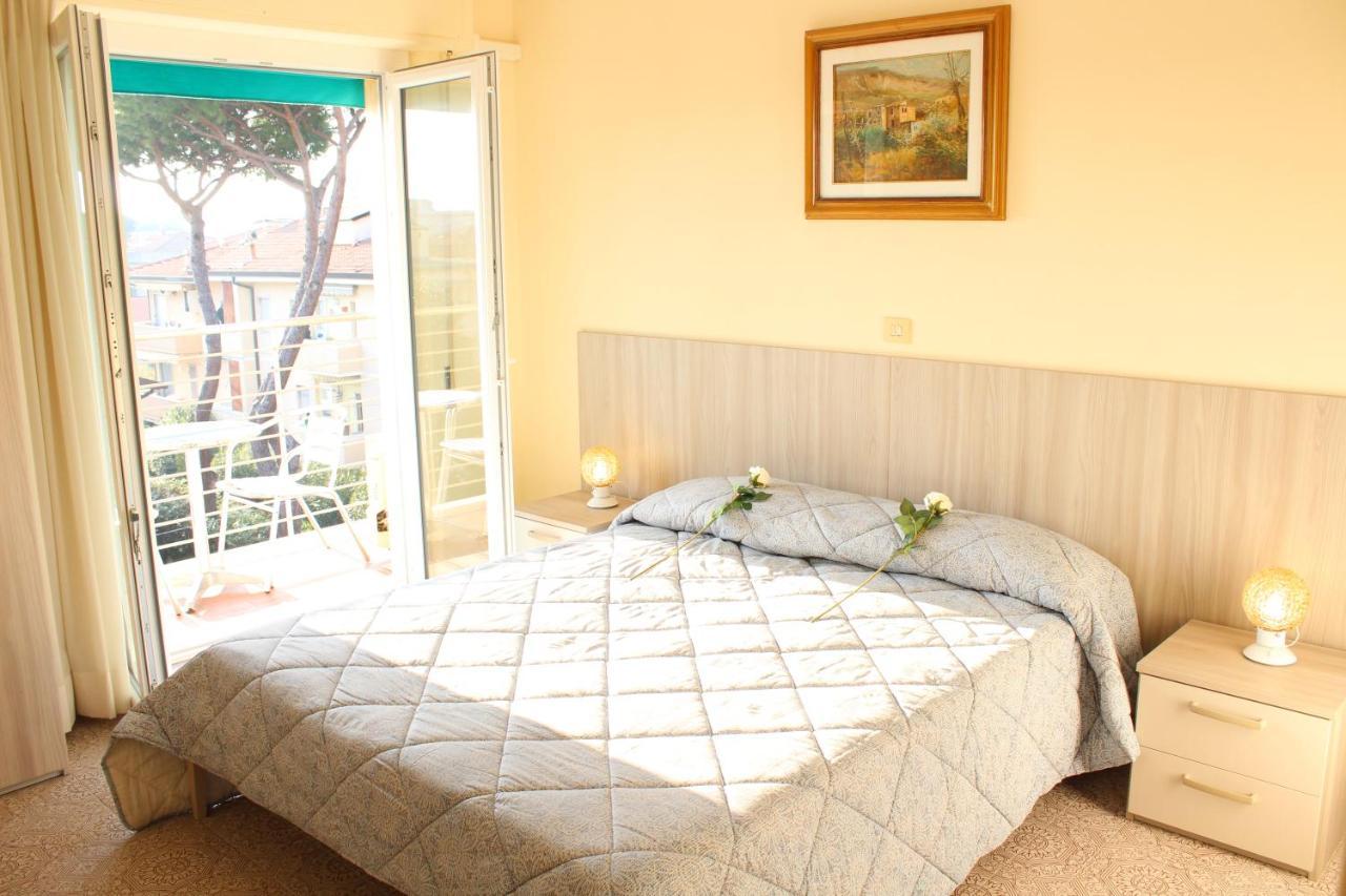 Hotel Luca Lido di Camaiore Exteriör bild