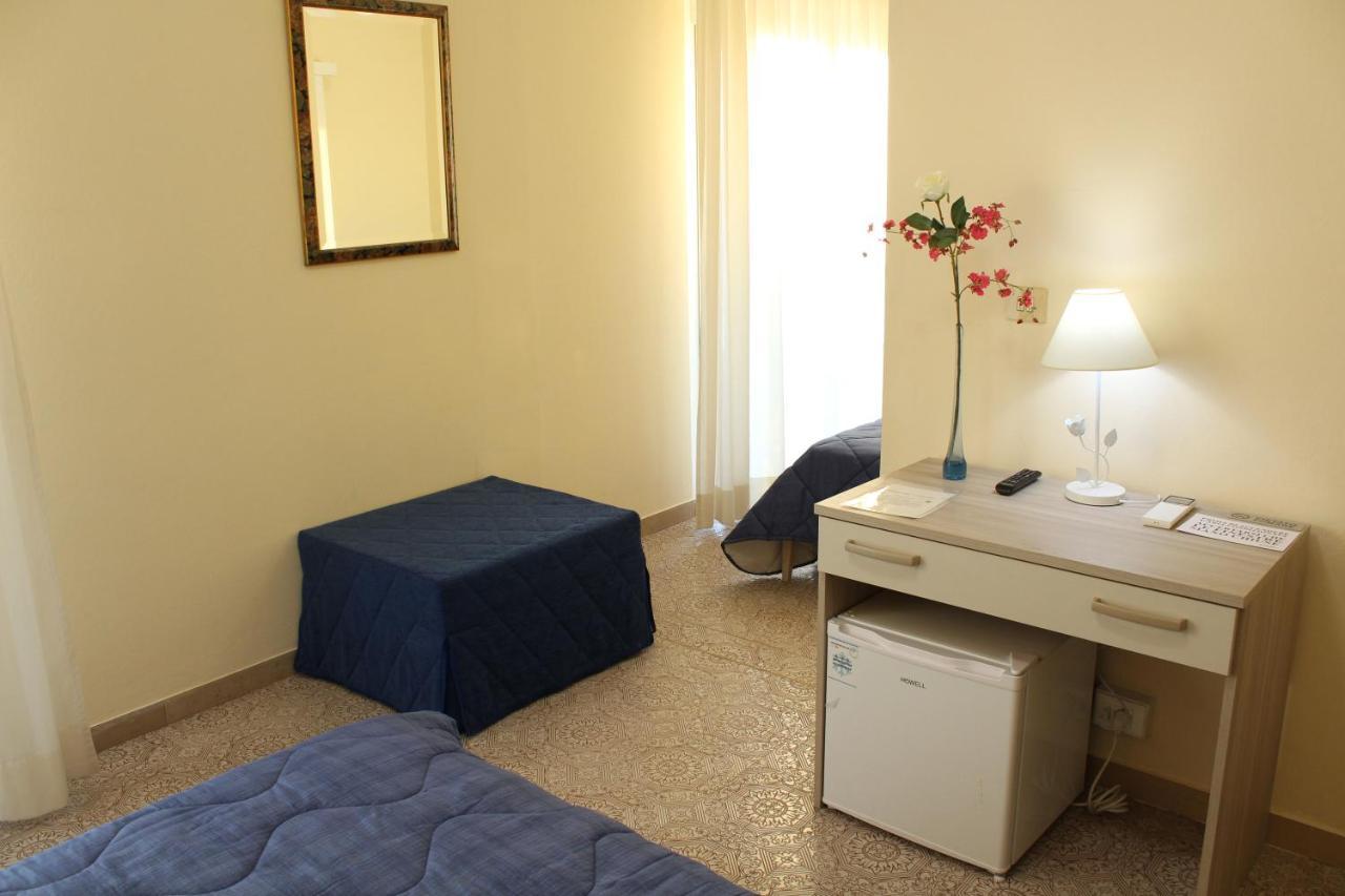 Hotel Luca Lido di Camaiore Exteriör bild