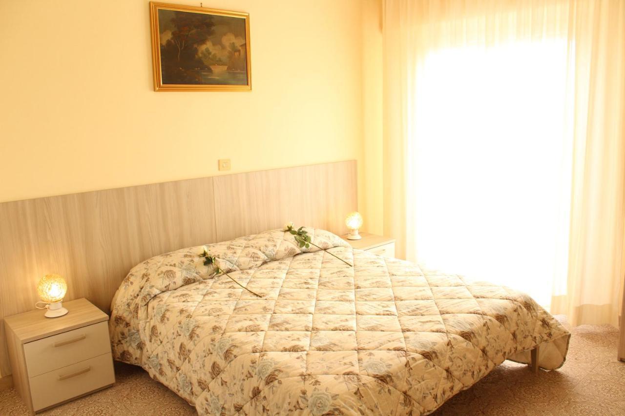 Hotel Luca Lido di Camaiore Exteriör bild