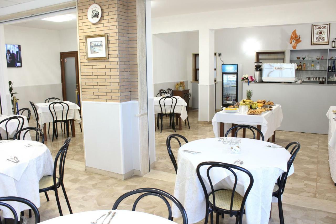 Hotel Luca Lido di Camaiore Exteriör bild