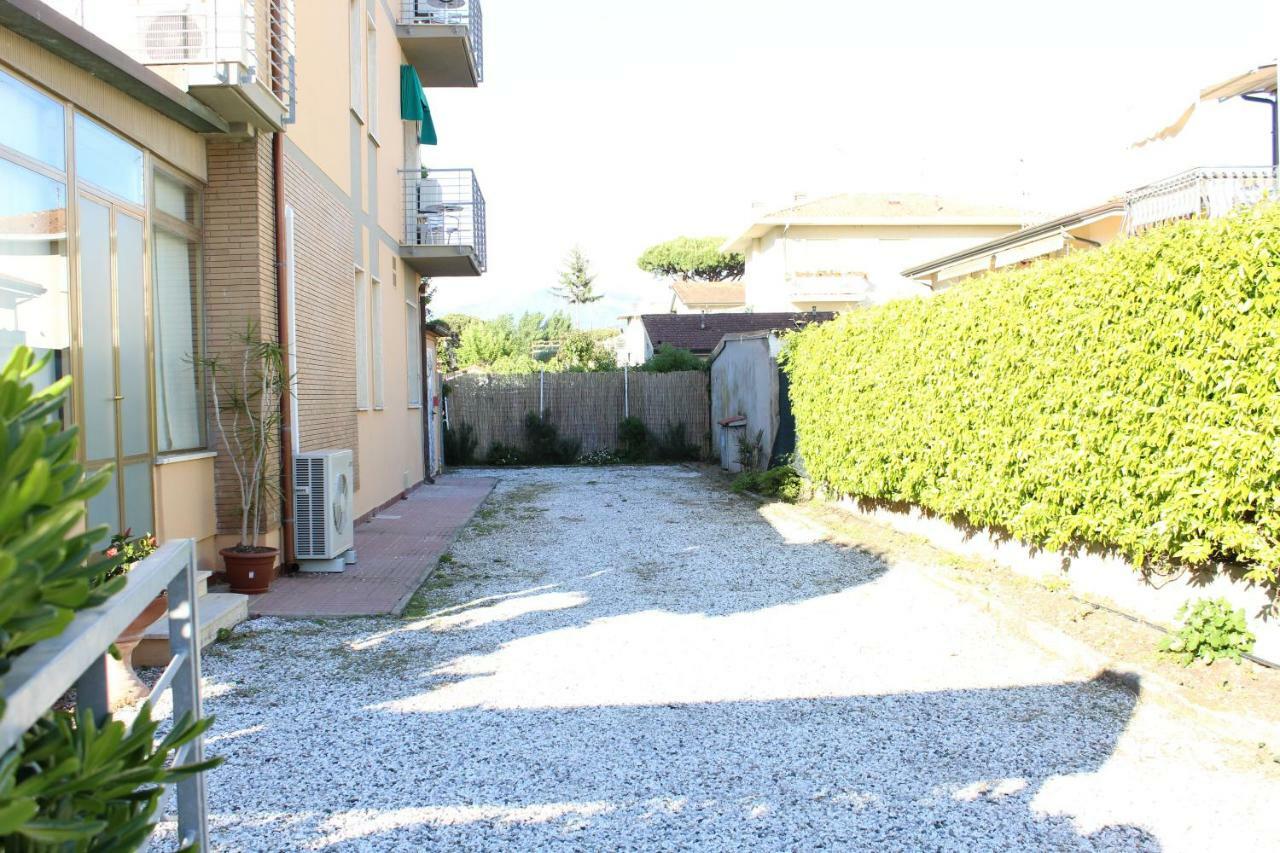 Hotel Luca Lido di Camaiore Exteriör bild